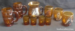 Antigüedades: LOTE DE JARRA Y VASOS COLOR AMBAR
